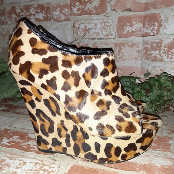 Steve Madden Wiicked L Wedge in Leopard - Picture 16 of 16